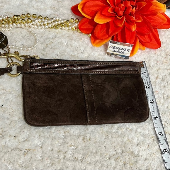Authentic COACH Suede Embossed Sequined Chocolate Brown Wristlet VGC! - Picture 9 of 9